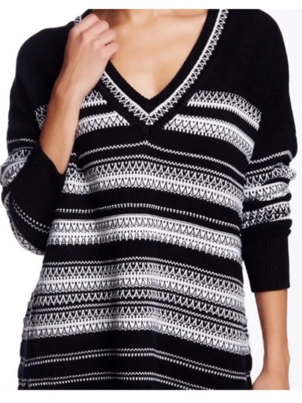 Vince Black and White V-Neck Sweater size large